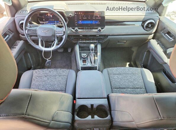 1GCPTDEK9P1218644 2023 CHEVROLET 1500 Желто-коричневый Вид панели приборов