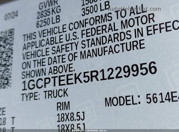 1GCPTEEK5R1229956 2024 CHEVROLET COLORADO Red Widok komory silnika