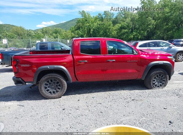 1GCPTEEK5R1229956 2024 CHEVROLET COLORADO Red Widok wnętrza z tyłu