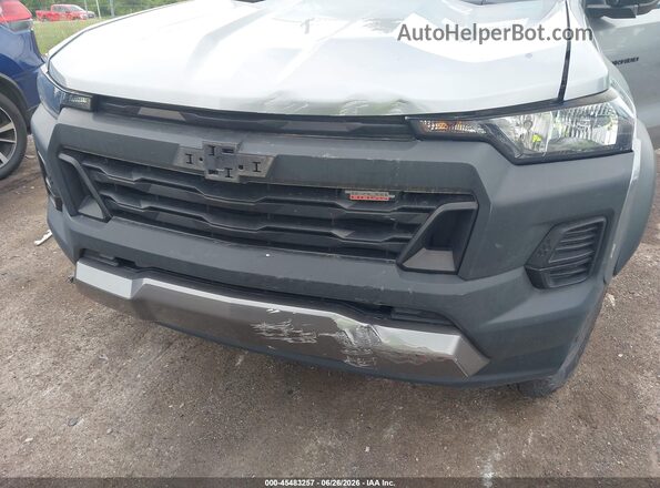 1GCPTEEKXR1195786 2024 CHEVROLET COLORADO Серебряный Вид спереди