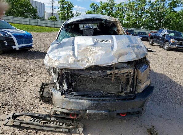 1GCPYCEF9LZ220064 2020 CHEVROLET SILVERADO Silver Widok z przodu