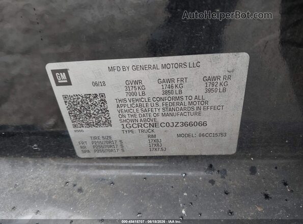 1GCRCNEC0JZ366066 2018 CHEVROLET SILVERADO Black ძრავის განყოფილების ხედი