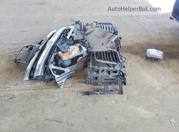 1GCRCREC1JZ251483 2018 CHEVROLET SILVERADO White Engine compartment view