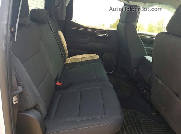1GCUDDED1RZ147087 2024 CHEVROLET SILVERADO White Widok tylnych siedzeń