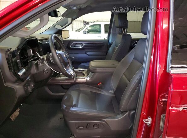 1GCUDGED8RZ230226 2024 CHEVROLET SILVERADO Red Widok wnętrza z przodu
