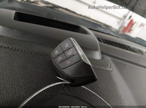 1GCUDJE87RZ200408 2024 CHEVROLET SILVERADO Черный Вид панели приборов