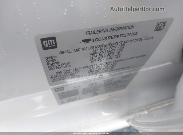 1GCUKDED9TZ297705 2026 CHEVROLET SILVERADO White Widok komory silnika