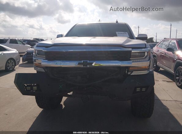1GCUKREC6JF149885 2018 CHEVROLET SILVERADO Серебряный Вид спереди