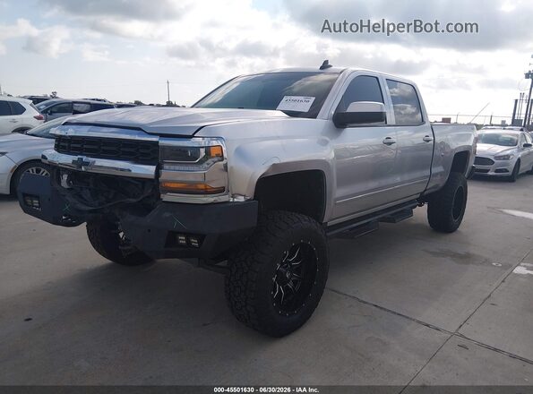 1GCUKREC6JF149885 2018 CHEVROLET SILVERADO Серебряный Передняя левая четверть