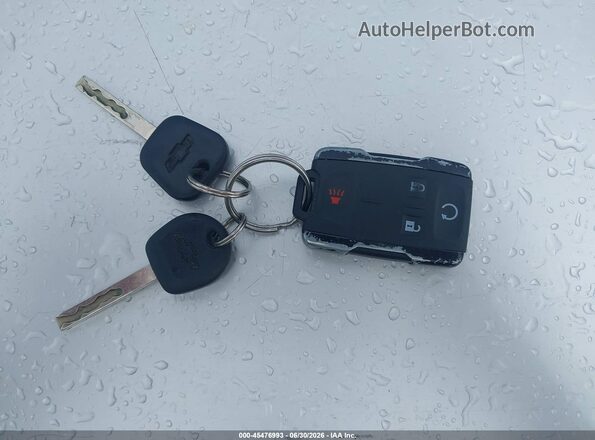 1GCUKRECXHF224565 2017 CHEVROLET SILVERADO Серебряный Вид панели приборов