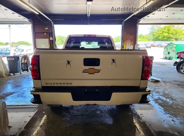 1GCVKPEC2JZ355759 2018 CHEVROLET SILVERADO White Вид ззаду