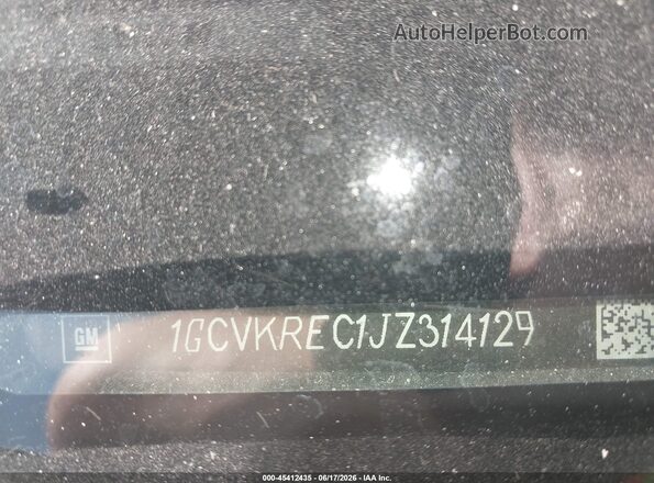 1GCVKREC1JZ314129 2018 CHEVROLET SILVERADO White Vista del compartimento del motor