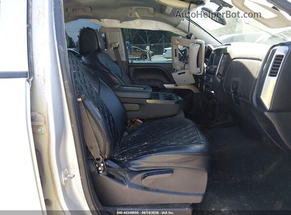 1GCVKREC2HZ138685 2017 CHEVROLET SILVERADO Silver Widok wnętrza z przodu