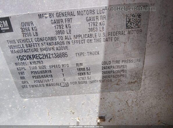 1GCVKREC2HZ138685 2017 CHEVROLET SILVERADO Silver Widok komory silnika