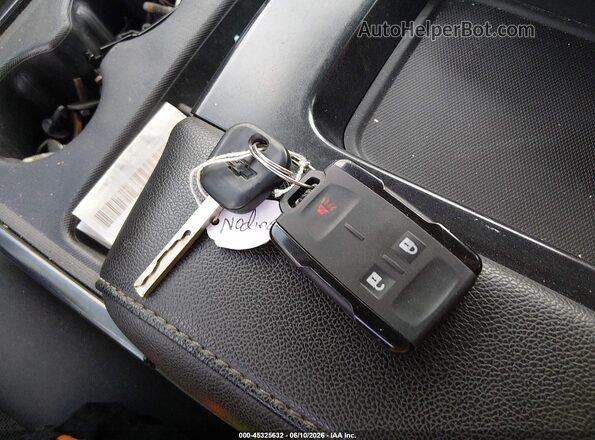 1GCVKREC4HZ204010 2017 CHEVROLET SILVERADO Черный Вид панели приборов