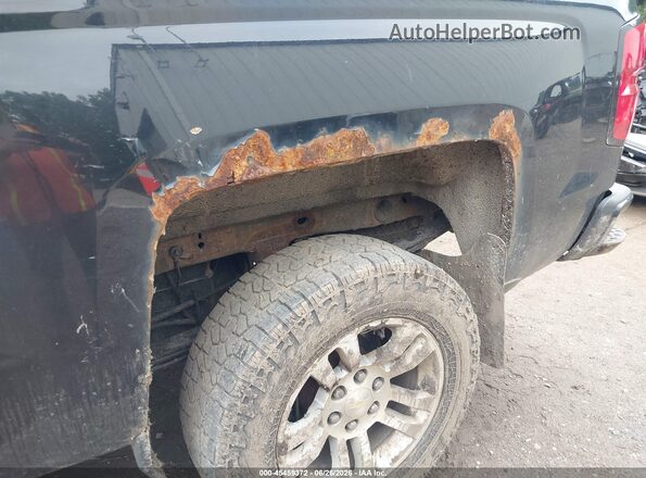 1GCVKREC5HZ322020 2017 CHEVROLET SILVERADO Black Widok z przodu