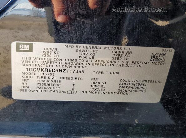 1GCVKREC6HZ117399 2017 CHEVROLET SILVERADO Black Vista del compartimento del motor