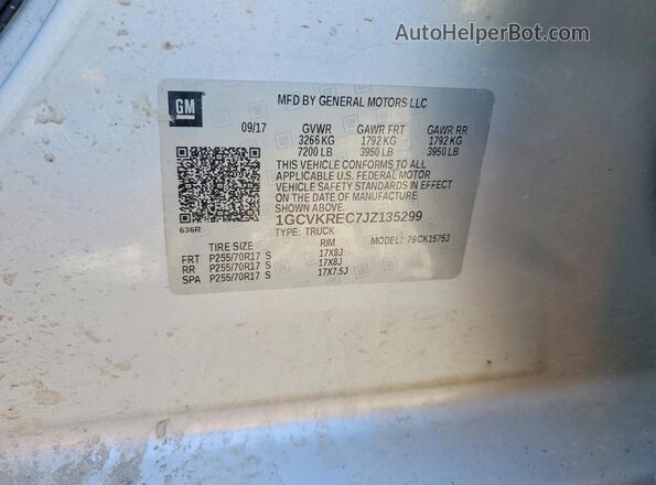 1GCVKREC7JZ135299 2018 CHEVROLET SILVERADO White Vista del compartimento del motor
