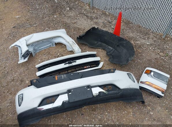 1GCVKREC8JZ206929 2018 CHEVROLET SILVERADO White Widok zestawu wskaźników