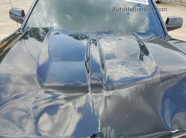 1GCVKRECXJZ335867 2018 CHEVROLET SILVERADO Черный Вид задней части салона