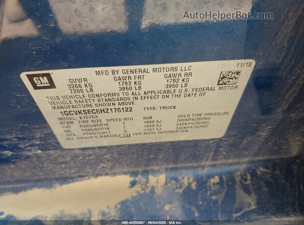 1GCVKSEC6HZ176122 2017 CHEVROLET SILVERADO Blue Vista del compartimento del motor