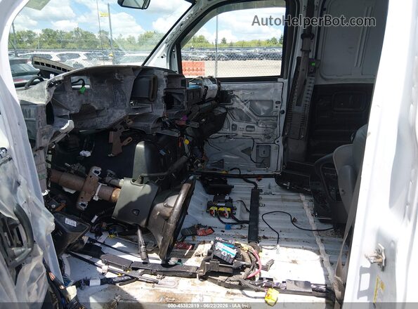1GCWGAF10H1340931 2017 CHEVROLET EXPRESS White წინა სალონის ხედი