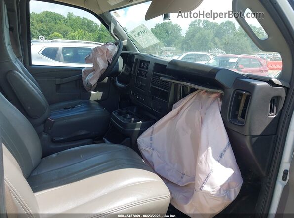 1GCWGAF78R1174714 2024 CHEVROLET EXPRESS White Front interior view