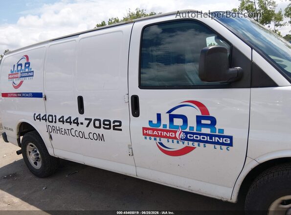 1GCWGAFF1H1348578 2017 CHEVROLET EXPRESS White Rear interior view