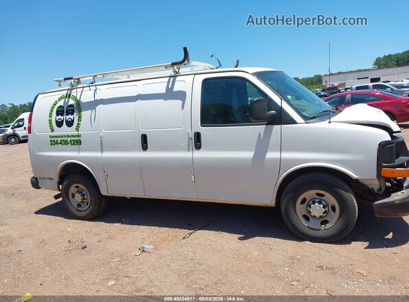 1GCWGAFF1H1349519 2017 CHEVROLET EXPRESS White Vista interior trasera