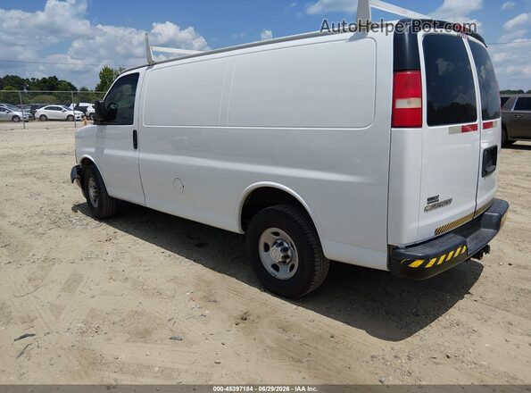1GCWGAFF3H1351451 2017 CHEVROLET EXPRESS White Tył lewy