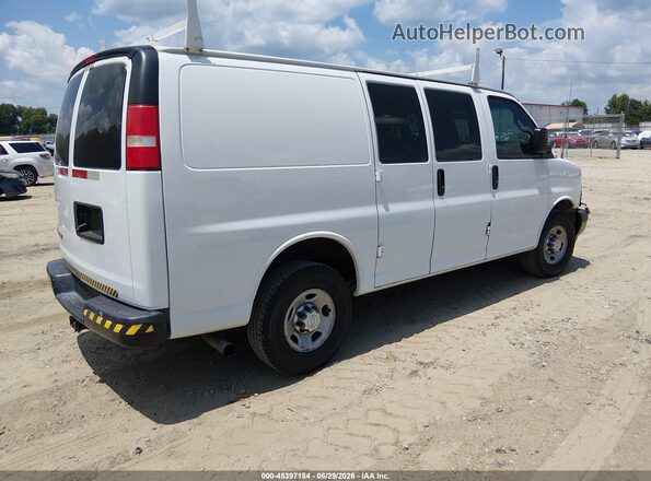1GCWGAFF3H1351451 2017 CHEVROLET EXPRESS White Tył prawy