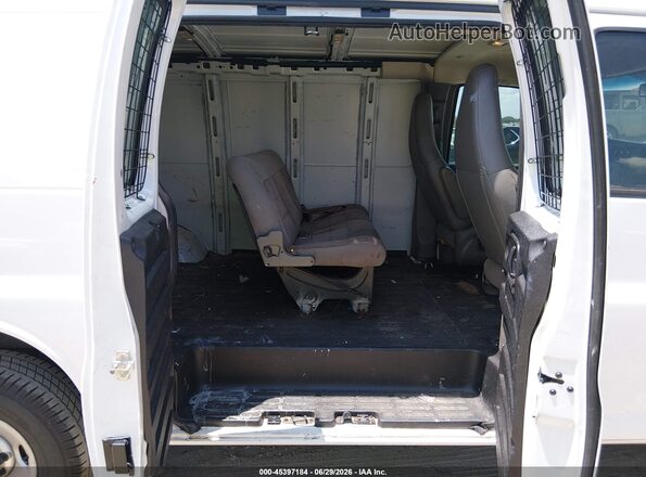 1GCWGAFF3H1351451 2017 CHEVROLET EXPRESS White Widok naklejki z numerem VIN