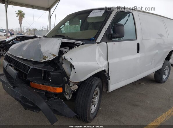 1GCWGAFF5G1120243 2016 CHEVROLET EXPRESS White Вид спереду