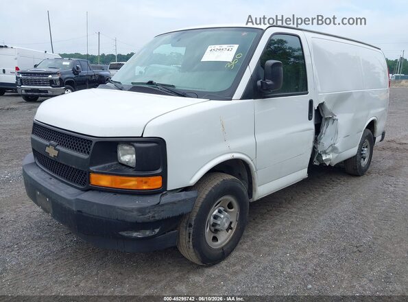 1GCWGAFF5H1133852 2017 CHEVROLET EXPRESS White წინა მარცხენა ხედი სამი მეოთხედიდან