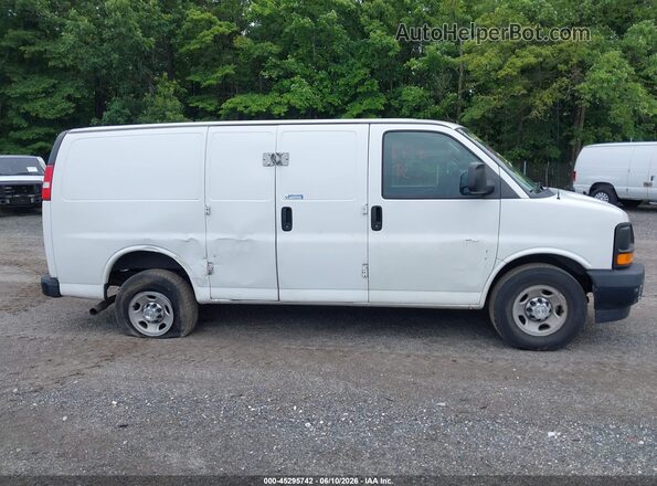 1GCWGAFF5H1133852 2017 CHEVROLET EXPRESS White უკანა სალონის ხედი
