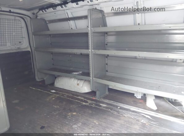 1GCWGAFF5H1133852 2017 CHEVROLET EXPRESS White VIN კოდის სტიკერის ხედი