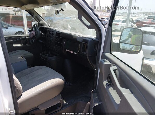 1GCWGAFF8H1128578 2017 CHEVROLET EXPRESS White Vista interior delantera