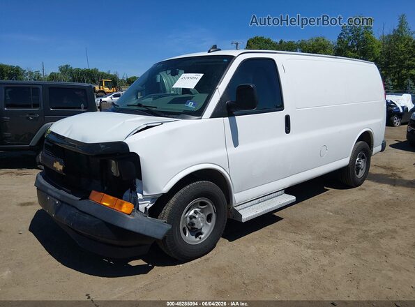 1GCWGAFF8H1347086 2017 CHEVROLET EXPRESS White Передня ліва чверть