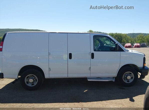 1GCWGAFF8H1347086 2017 CHEVROLET EXPRESS White Вид задньої частини салону