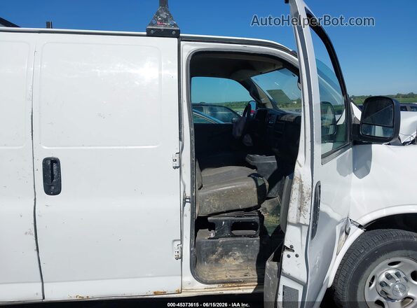 1GCWGAFF9G1156808 2016 CHEVROLET EXPRESS White Vista interior delantera