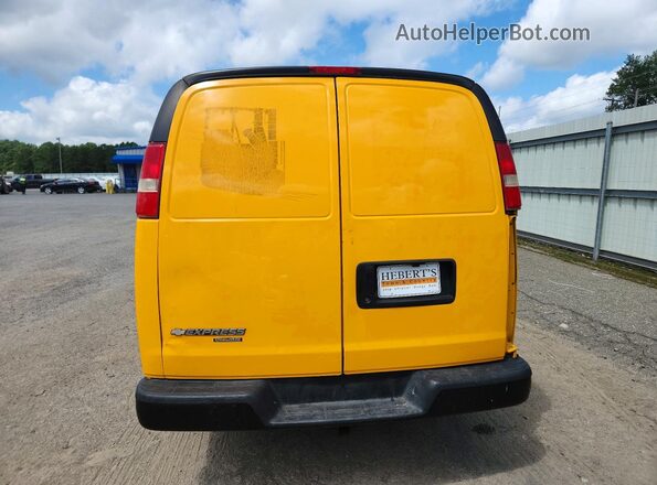 1GCWGAFFXG1243715 2016 CHEVROLET EXPRESS Yellow Widok z tyłu