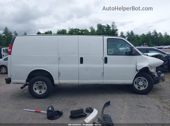 1GCWGAFFXH1113631 2017 CHEVROLET EXPRESS White Սալոնի 360 աստիճան տեսք