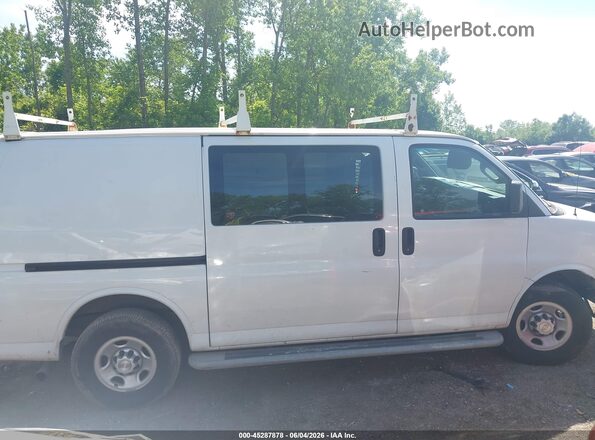 1GCWGAFG0K1307259 2019 CHEVROLET EXPRESS White Widok wnętrza z tyłu