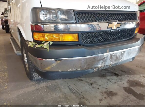 1GCWGAFG1K1241093 2019 CHEVROLET EXPRESS White Вид спереду