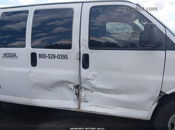 1GCWGAFG5J1337095 2018 CHEVROLET EXPRESS White Front view