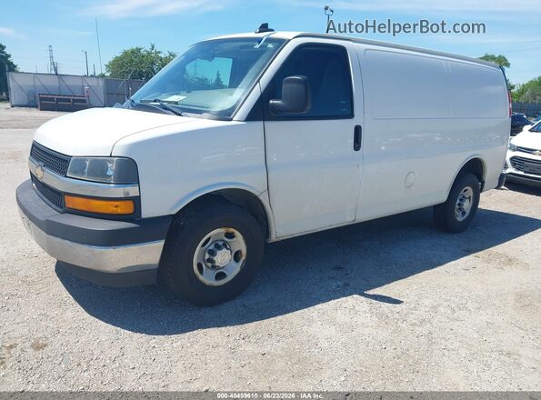 1GCWGAFG8J1340444 2018 CHEVROLET EXPRESS Белый Передняя левая четверть