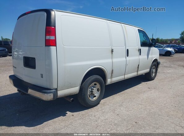 1GCWGAFG8J1340444 2018 CHEVROLET EXPRESS Белый Задняя правая четверть