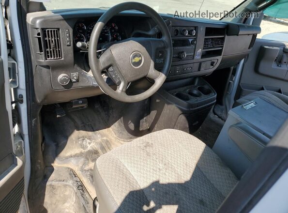 1GCWGAFP0M1150299 2021 CHEVROLET EXPRESS White წინა პანელის ხედი