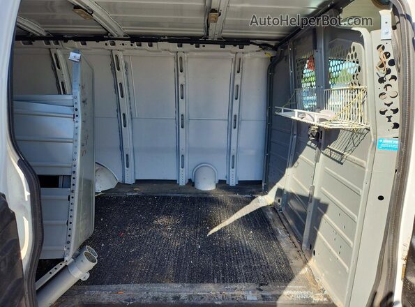1GCWGAFP1M1188592 2021 CHEVROLET EXPRESS White Rear interior view