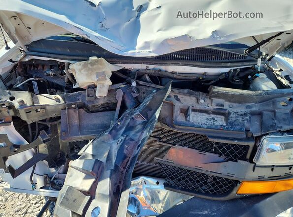 1GCWGAFP1M1188592 2021 CHEVROLET EXPRESS White Engine compartment view